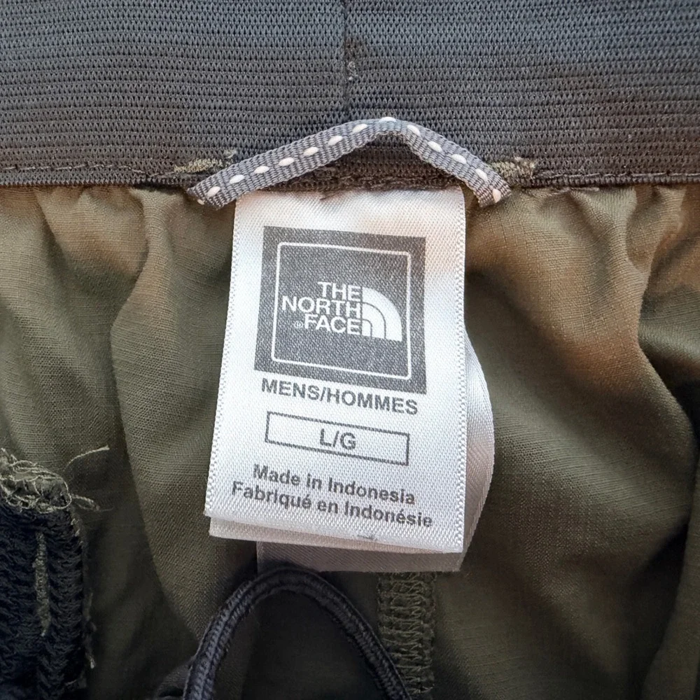The North Face Shorts Mens Large Olive Green Stow Pocket Hiking Trail Outdoor